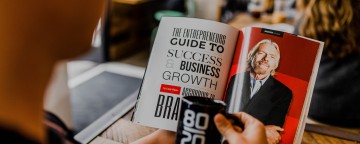 Uitbesteding om maximaal te focussen op uw onderneming Lees hier hoe succesvolle CEO’s via slimme uitbesteding de focus op hun onderneming behouden